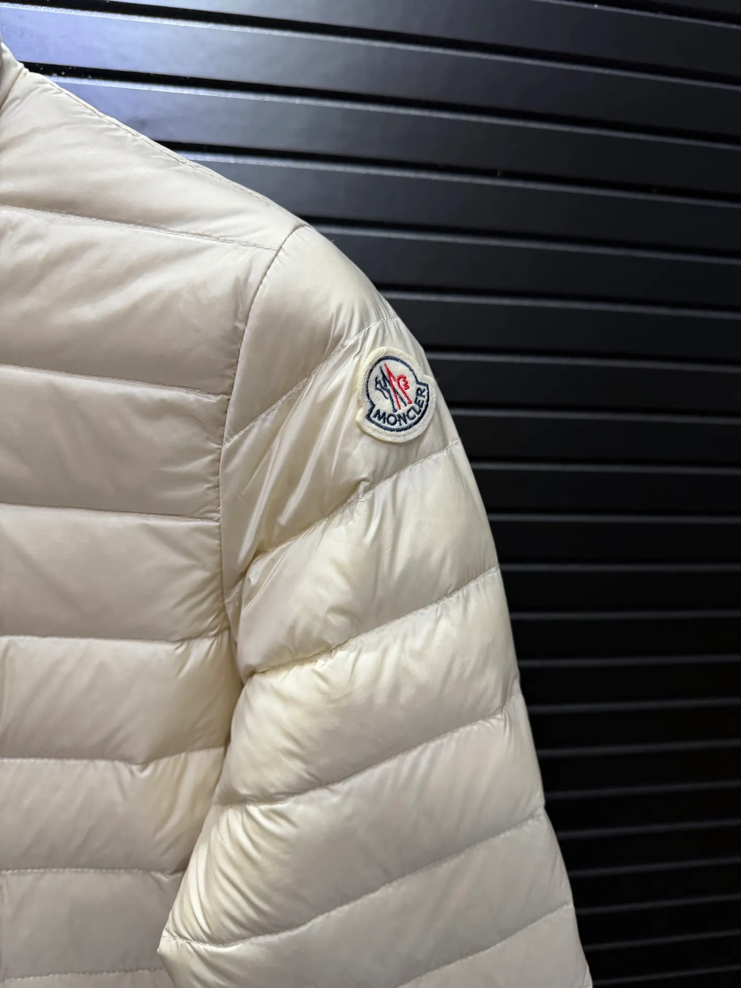 Moncler Same Style Lans Same Style ， 。 ， ; ， ， ， ：Black Khaki Beige Light Blue Light Pink White Size：1234
